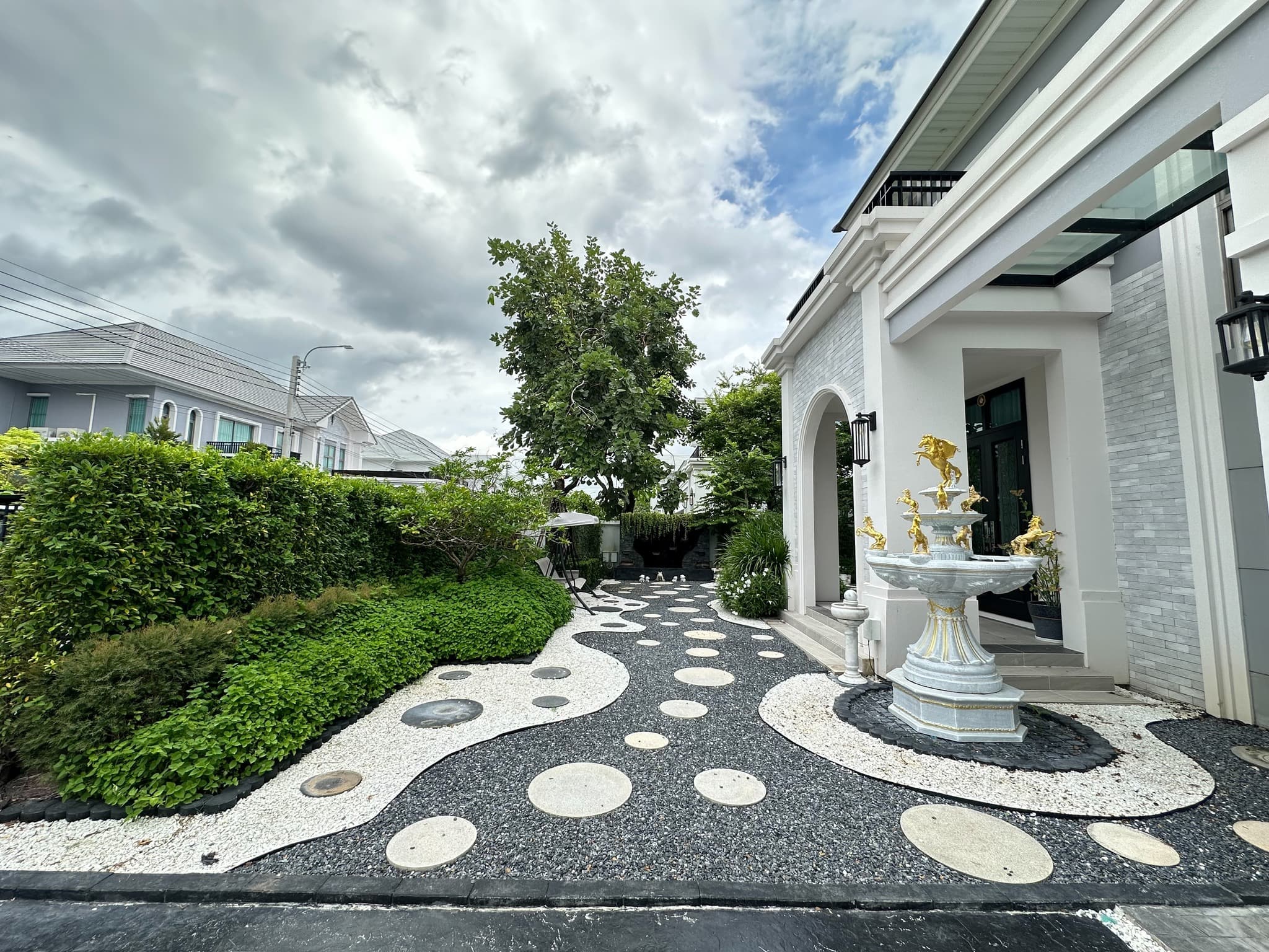 Perfect Masterpiece Sukhumvit 77 - Image 2